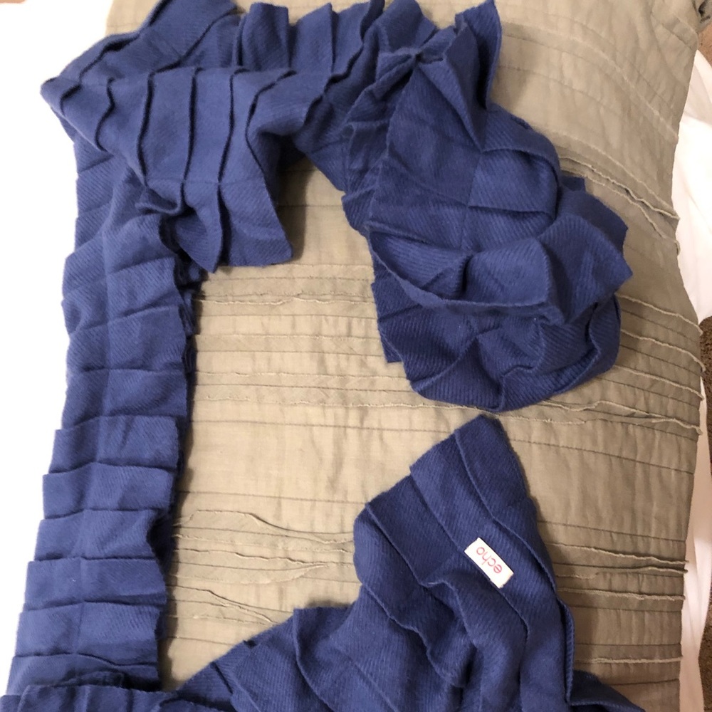 Ruffed Echo Scarf